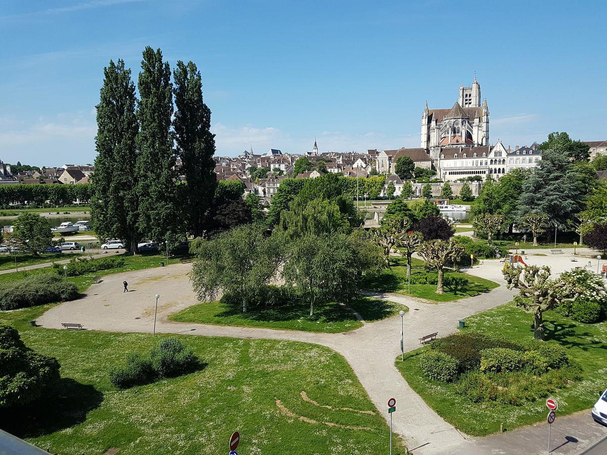 Ibis Budget Auxerre Centre Bagian luar foto